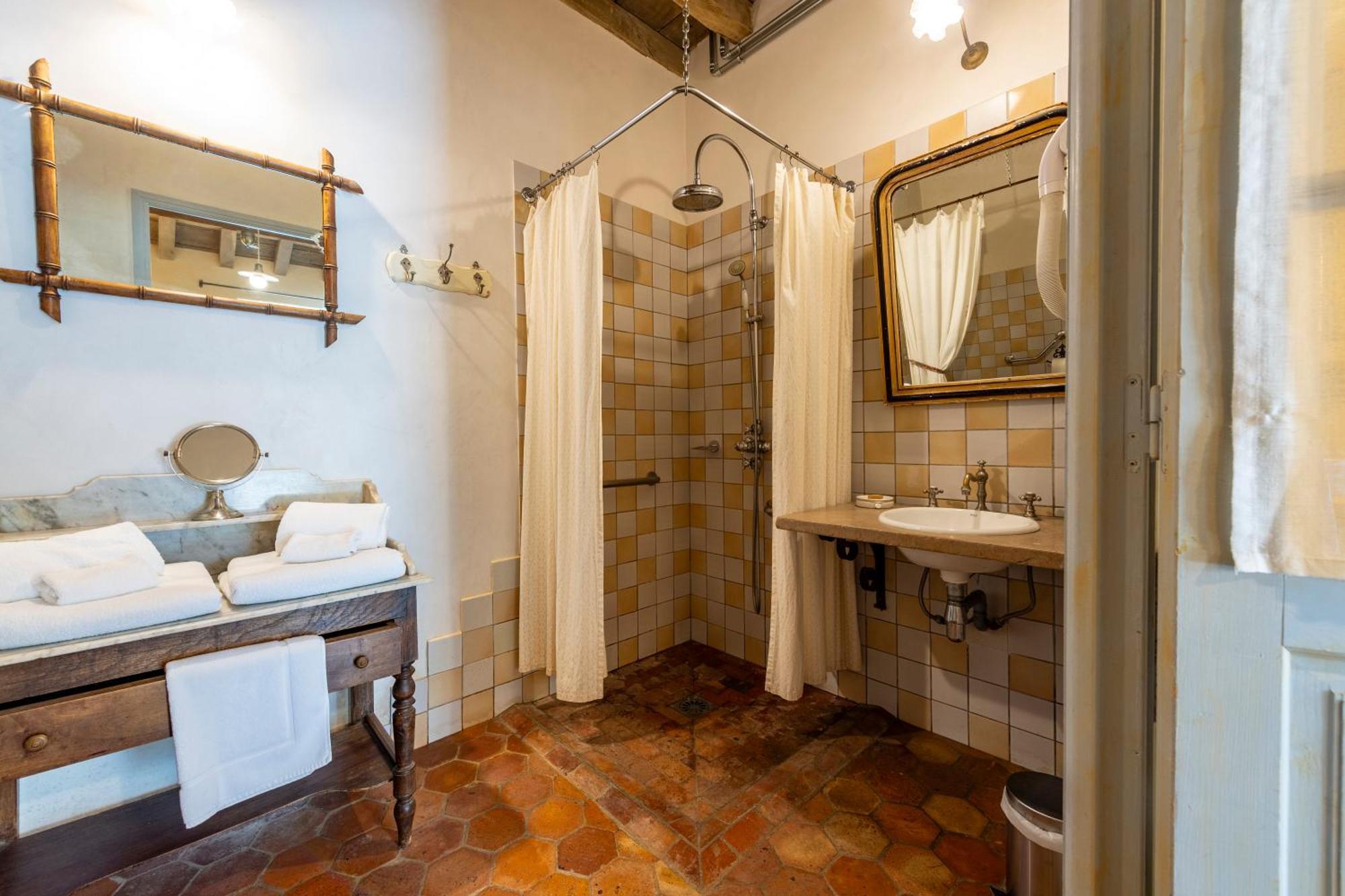 Hotel De La Beursaudiere Nitry Экстерьер фото