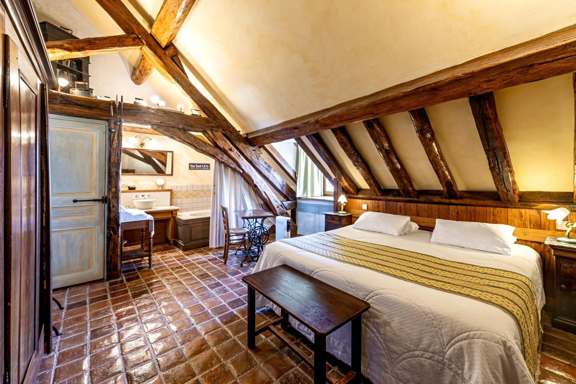 Hotel De La Beursaudiere Nitry Экстерьер фото