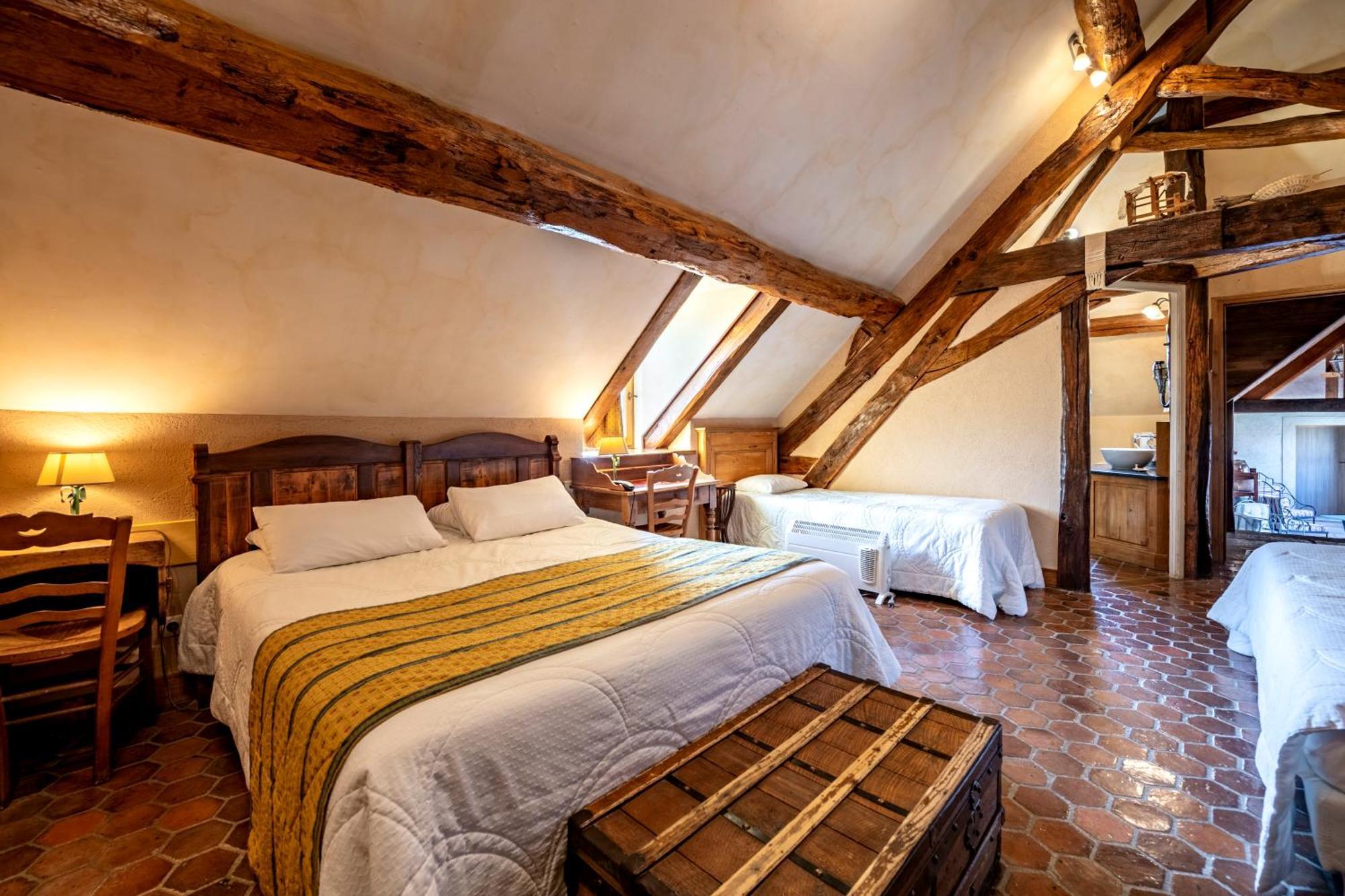 Hotel De La Beursaudiere Nitry Экстерьер фото