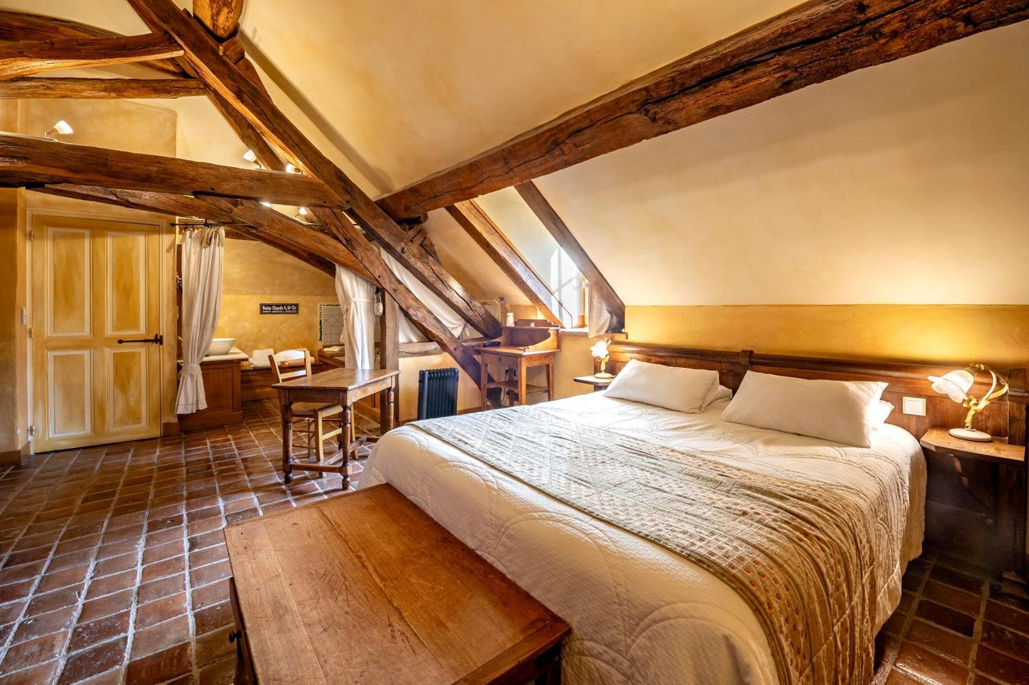Hotel De La Beursaudiere Nitry Экстерьер фото