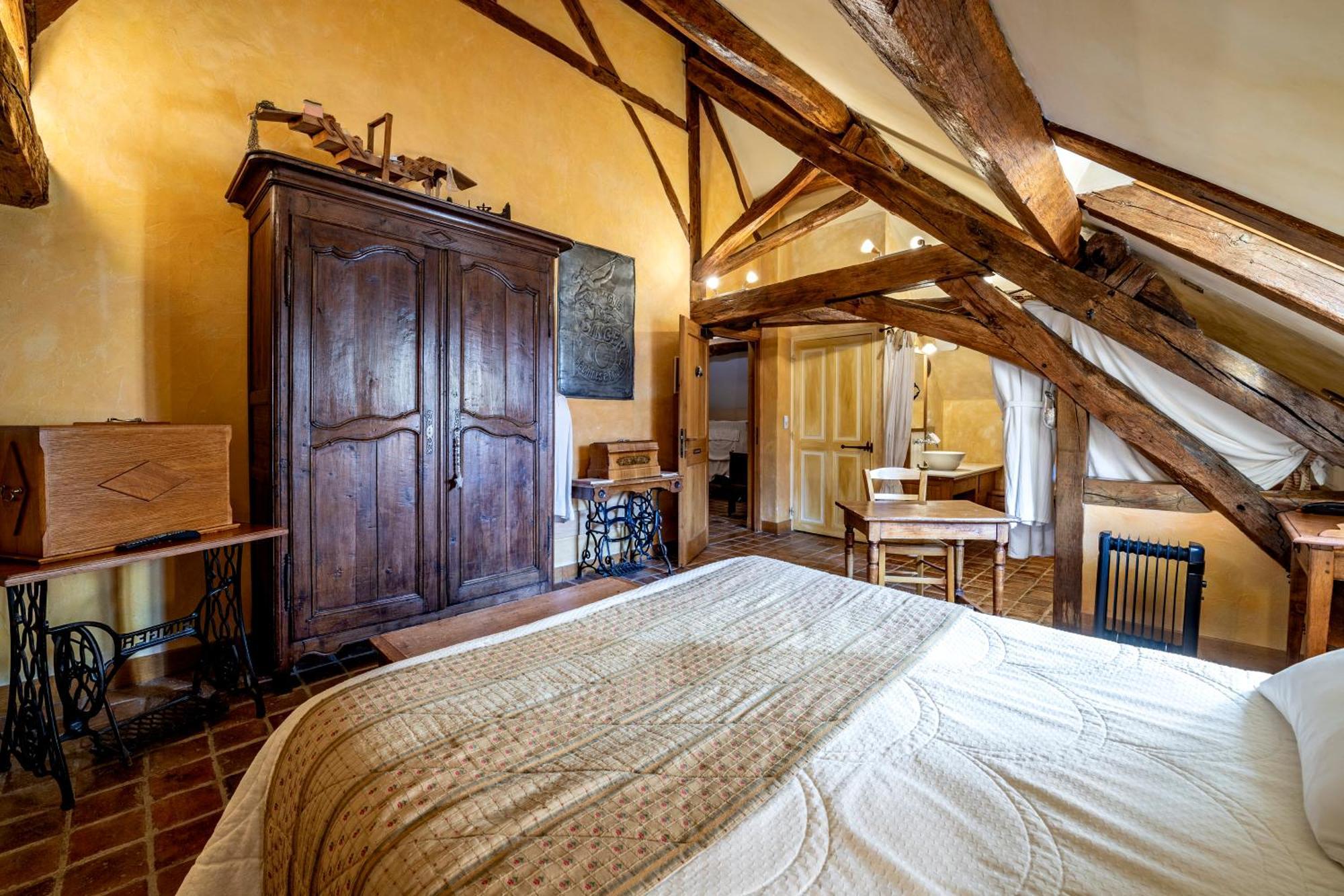 Hotel De La Beursaudiere Nitry Экстерьер фото
