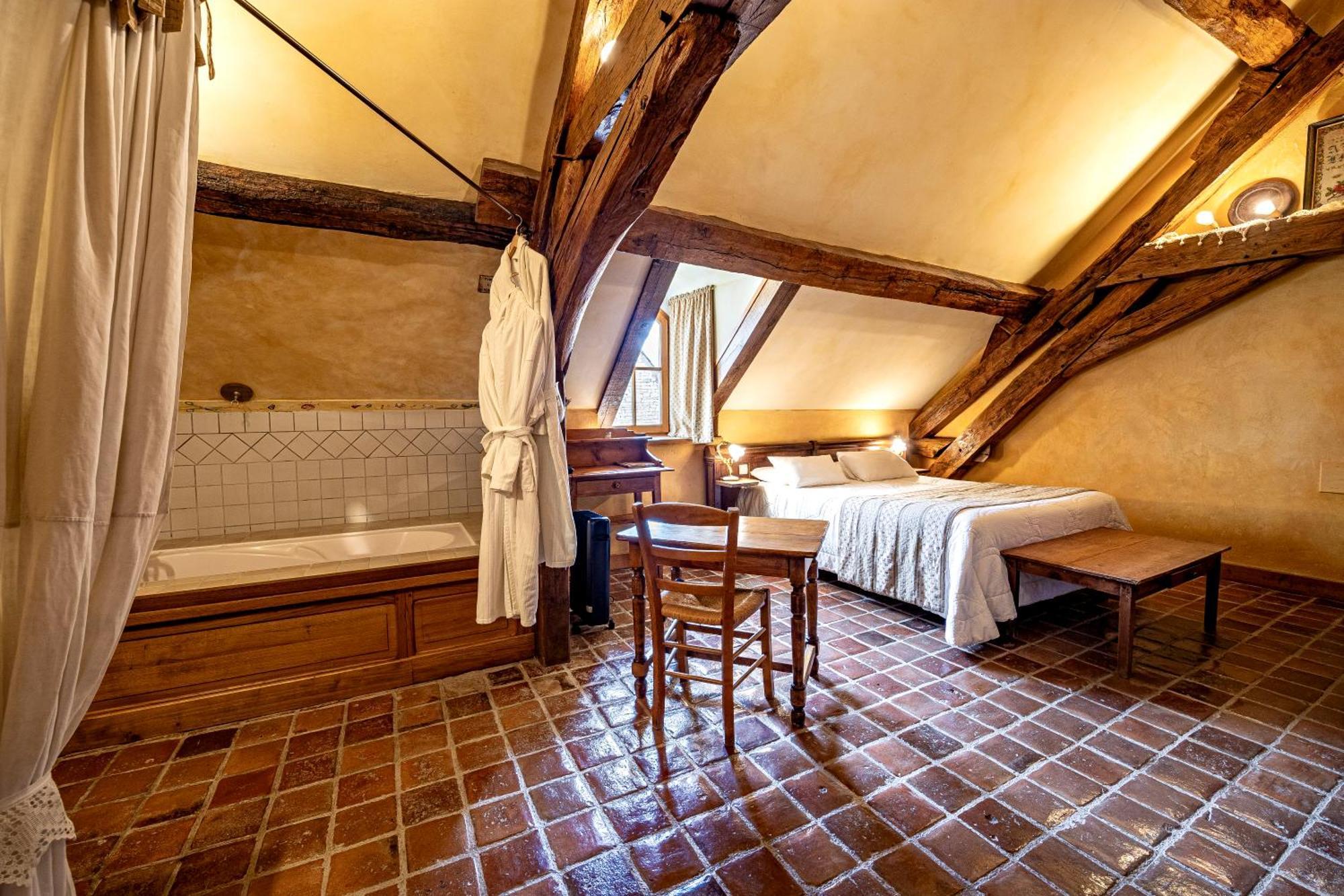 Hotel De La Beursaudiere Nitry Экстерьер фото