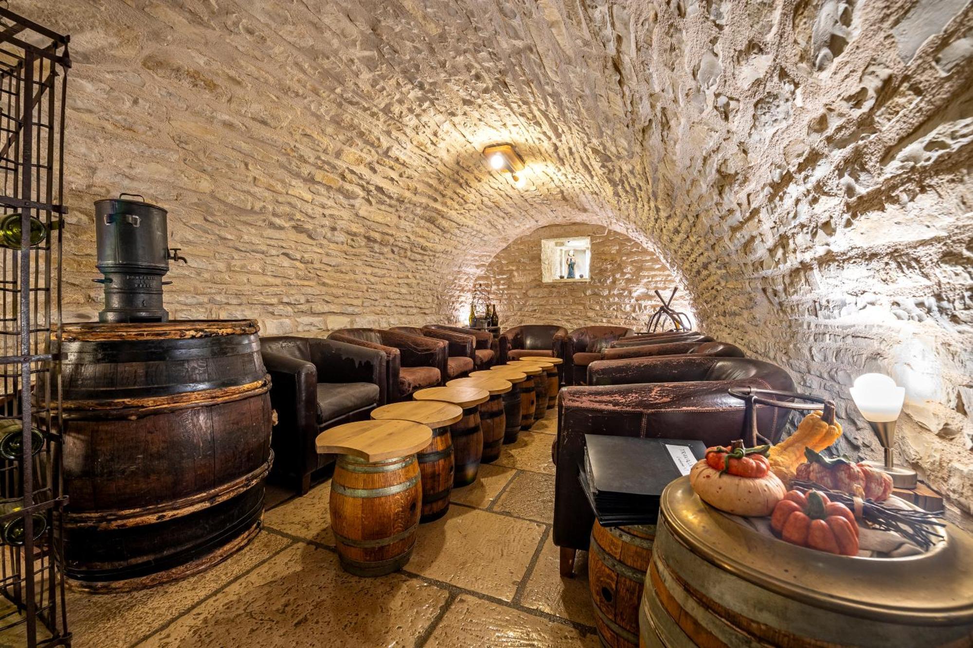 Hotel De La Beursaudiere Nitry Экстерьер фото