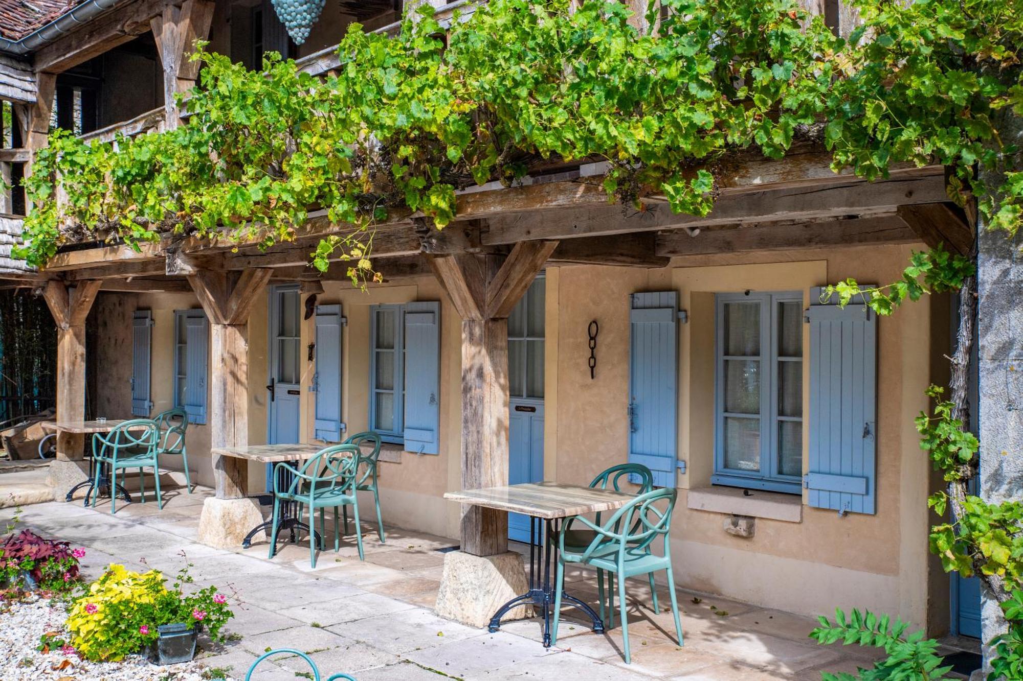 Hotel De La Beursaudiere Nitry Экстерьер фото