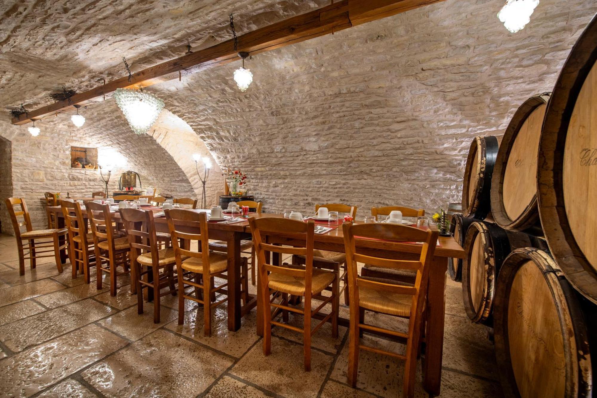 Hotel De La Beursaudiere Nitry Экстерьер фото