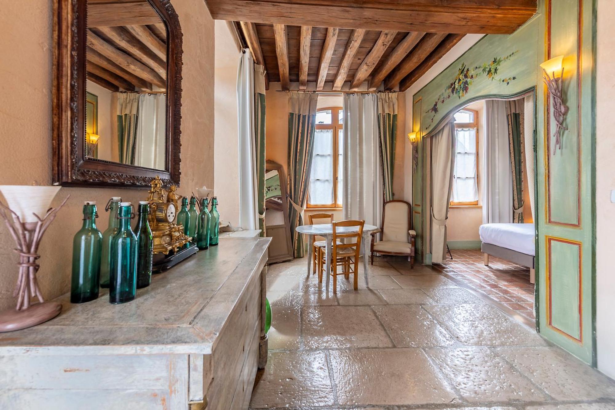 Hotel De La Beursaudiere Nitry Экстерьер фото
