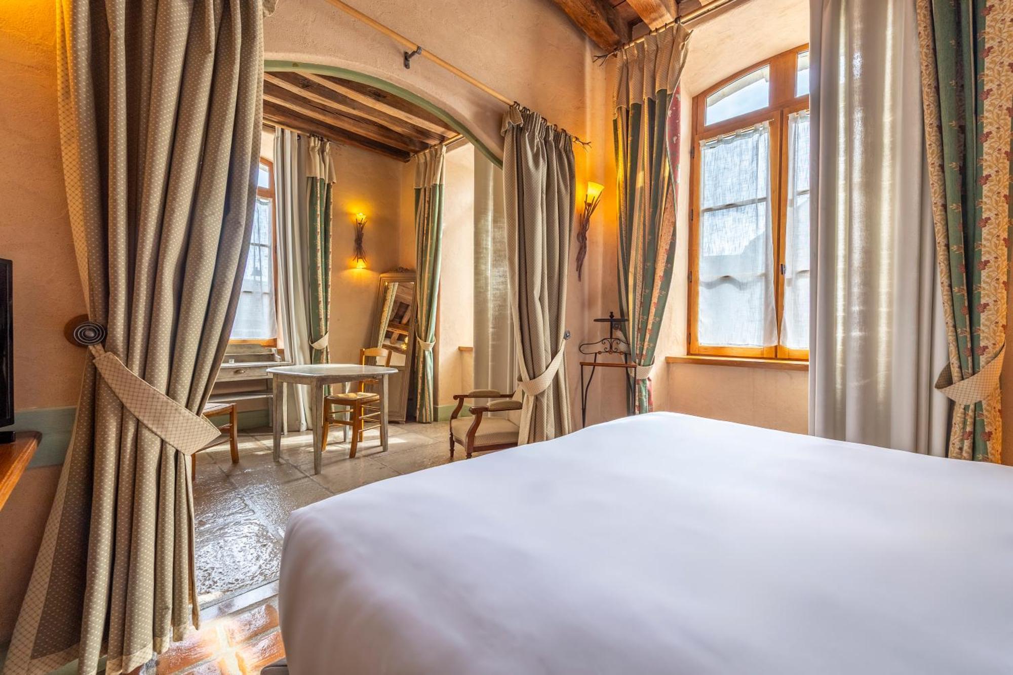 Hotel De La Beursaudiere Nitry Экстерьер фото