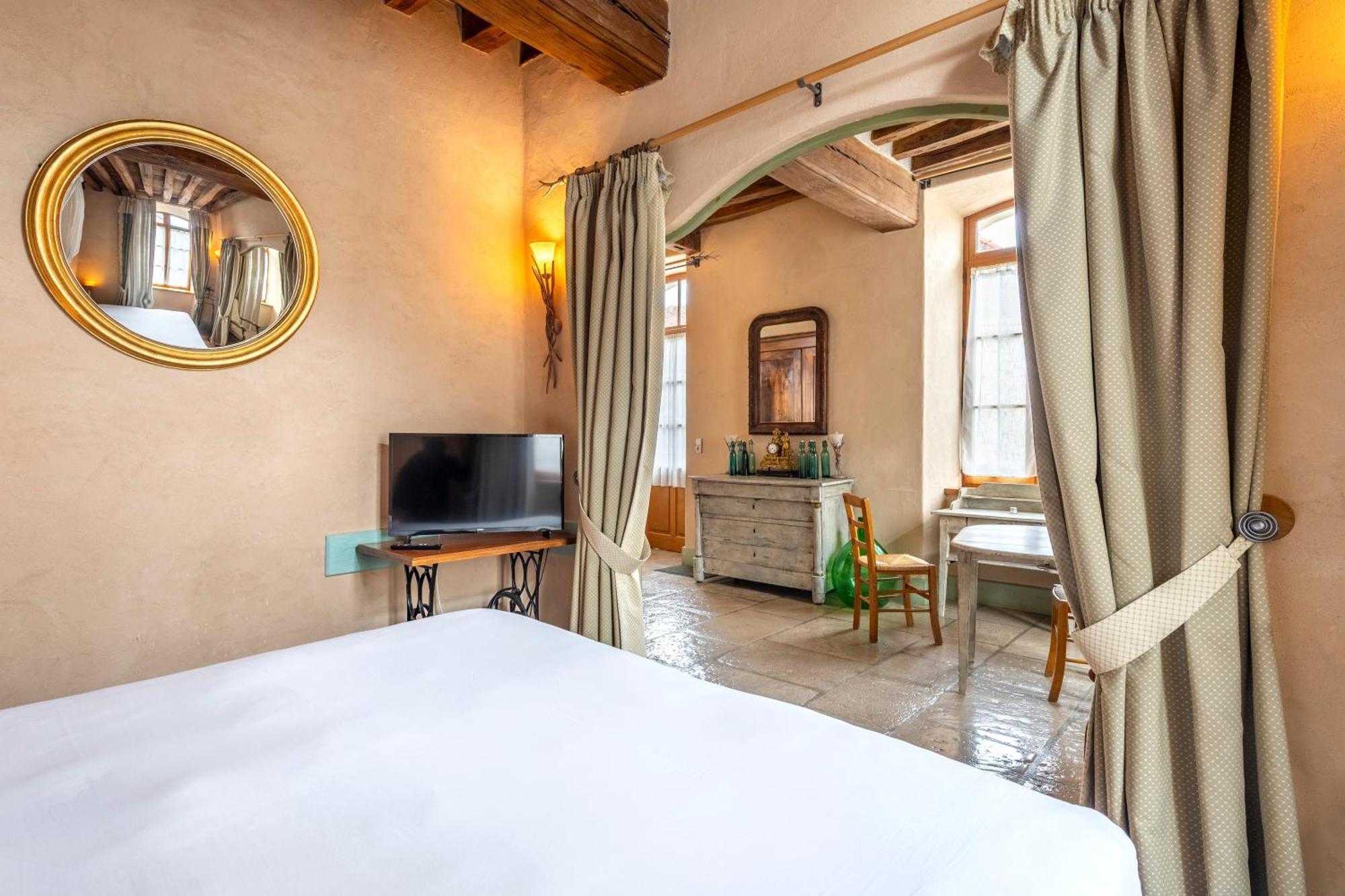 Hotel De La Beursaudiere Nitry Экстерьер фото