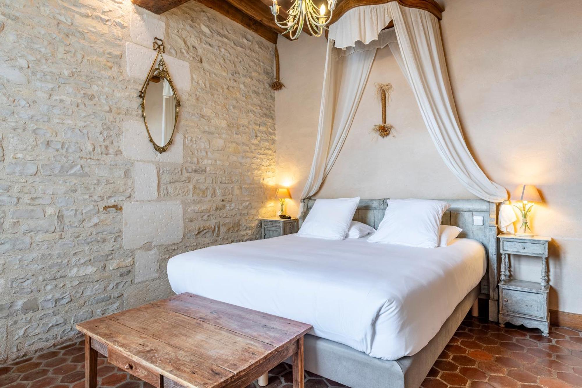 Hotel De La Beursaudiere Nitry Экстерьер фото