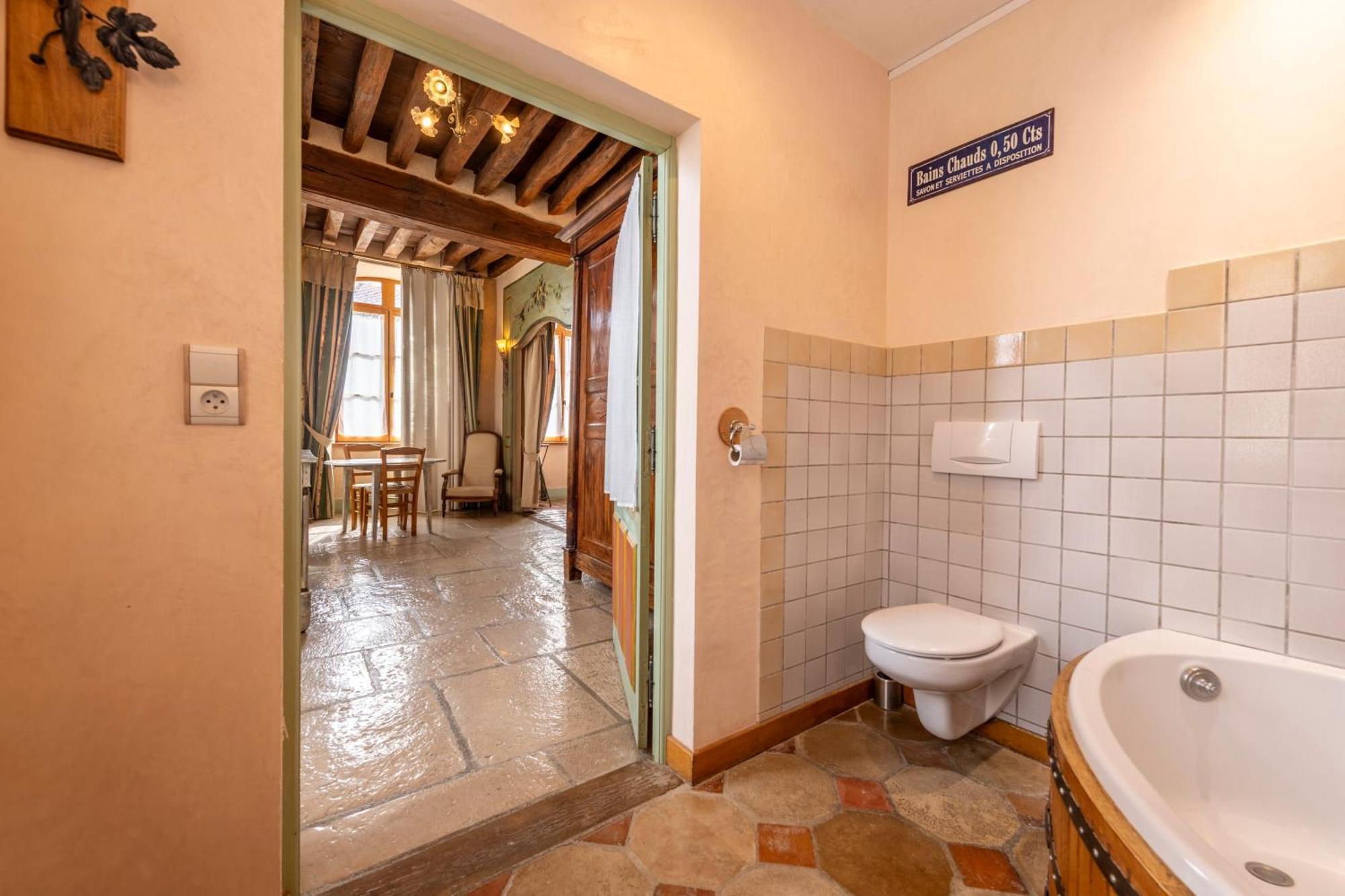 Hotel De La Beursaudiere Nitry Экстерьер фото