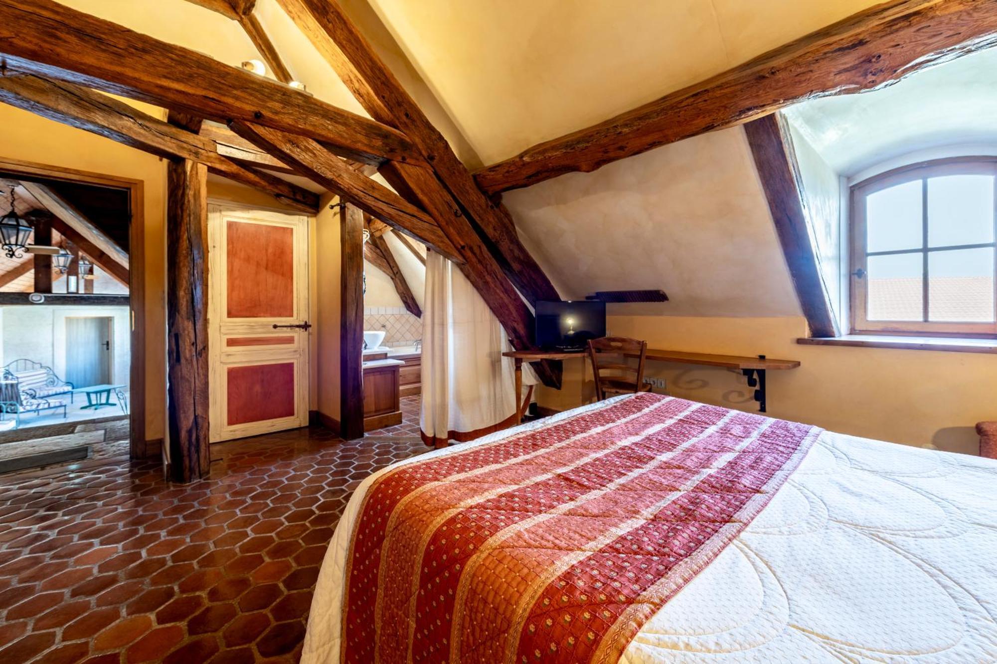 Hotel De La Beursaudiere Nitry Экстерьер фото